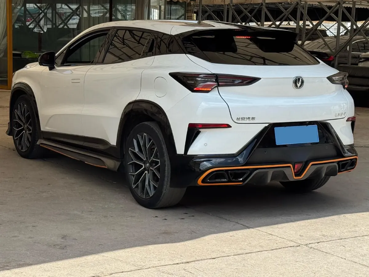 2022 ChangAn UNI-T 1.5T 188HP L4 7DCT,autocango,china used car exporter,china ev exporter,chinese used car exporter,chinese used ev exporter