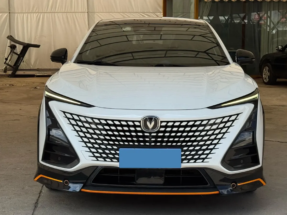 2022 ChangAn UNI-T 1.5T 188HP L4 7DCT,autocango,china used car exporter,china ev exporter,chinese used car exporter,chinese used ev exporter