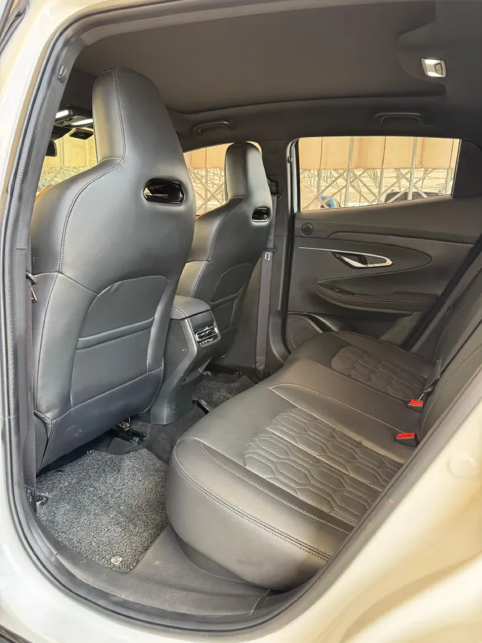 2022 ChangAn UNI-T 1.5T 188HP L4 7DCT,autocango,china used car exporter,china ev exporter,chinese used car exporter,chinese used ev exporter