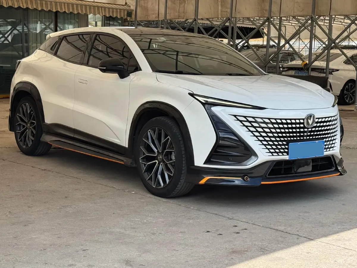 2022 ChangAn UNI-T 1.5T 188HP L4 7DCT,autocango,china used car exporter,china ev exporter,chinese used car exporter,chinese used ev exporter