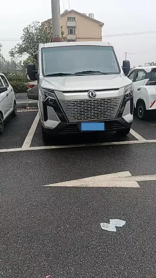 2023 MAXUS XinTu V80 2.0T 127HP L4 6MT,autocango,china used car exporter,china ev exporter,chinese used car exporter,chinese used ev exporter