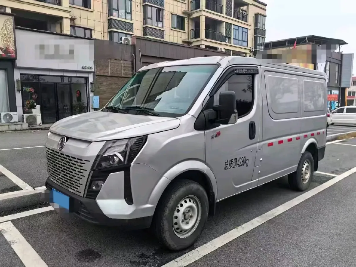 2023 MAXUS XinTu V80 2.0T 127HP L4 6MT,autocango,china used car exporter,china ev exporter,chinese used car exporter,chinese used ev exporter