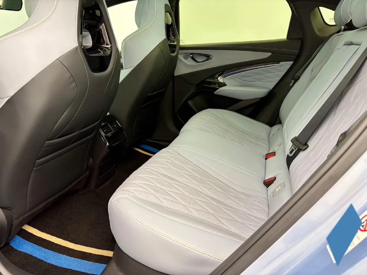 2022 AITO AITO M5 Range Extended 125HP REEV 40KWH,autocango,china used car exporter,china ev exporter,chinese used car exporter,chinese used ev exporter