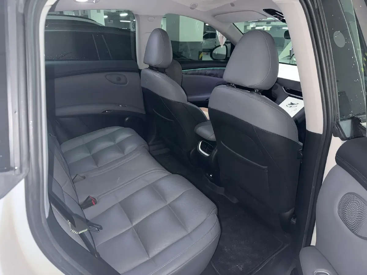 2023 IM LS6 BEV 100KWH,autocango,china used car exporter,china ev exporter,chinese used car exporter,chinese used ev exporter