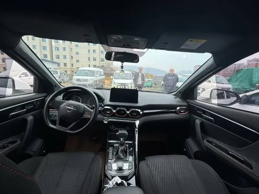 2019 HaiMa 8S 1.6T 195HP L4 6AT,autocango,china used car exporter,china ev exporter,chinese used car exporter,chinese used ev exporter