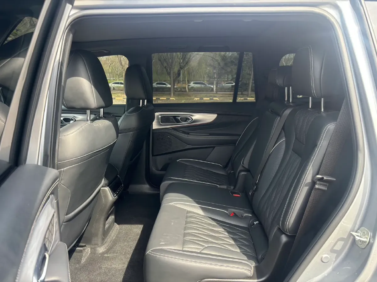 2022 GAC Trumpchi GS8 2.0T 252HP L4 8AT,autocango,china used car exporter,china ev exporter,chinese used car exporter,chinese used ev exporter