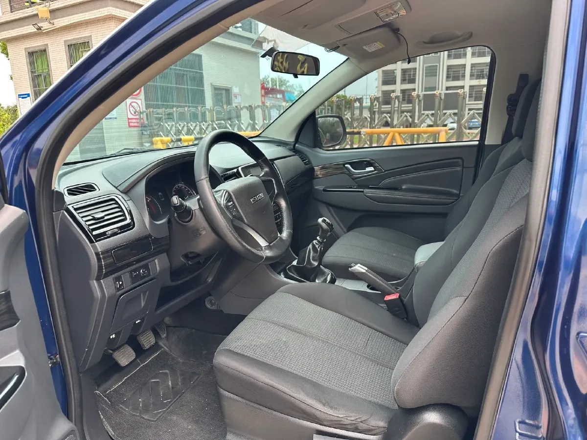 2020 Isuzu LingTuo 2.5T 150HP L4 6MT,autocango,china used car exporter,china ev exporter,chinese used car exporter,chinese used ev exporter