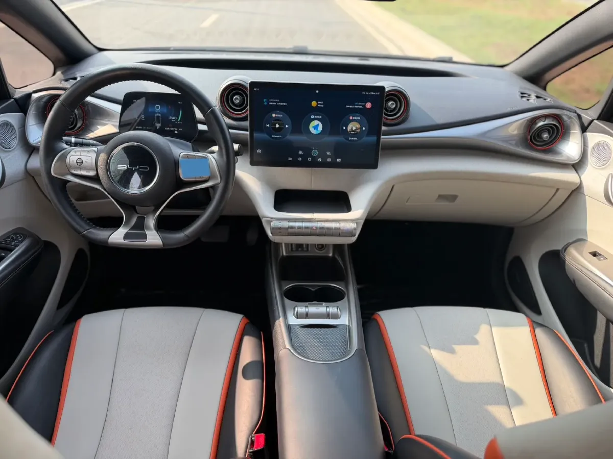 2021 Ford Escort 1.5L 122HP L3 6AT,autocango,china used car exporter,china ev exporter,chinese used car exporter,chinese used ev exporter