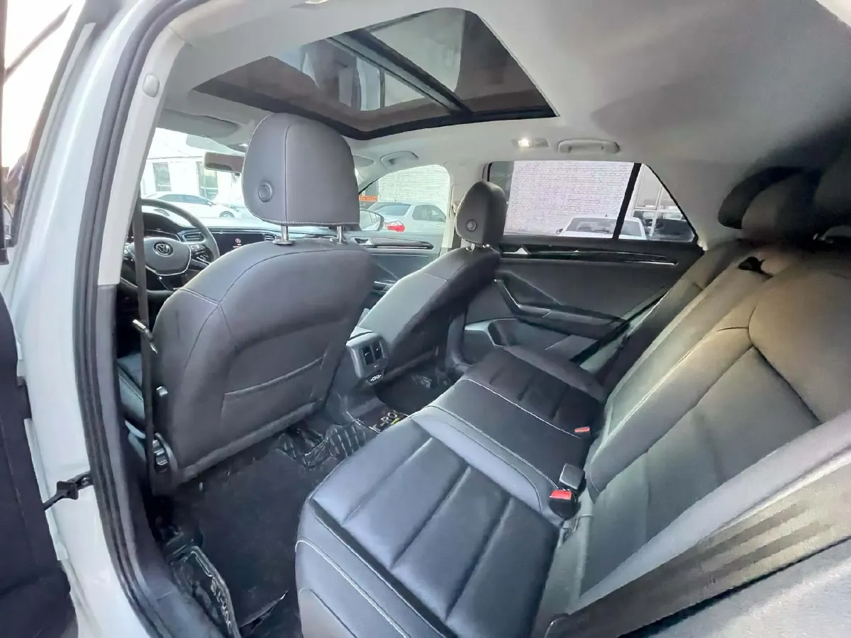 2021 Volkswagen T-Roc 1.4T 150HP L4 7DCT,autocango,china used car exporter,china ev exporter,chinese used car exporter,chinese used ev exporter