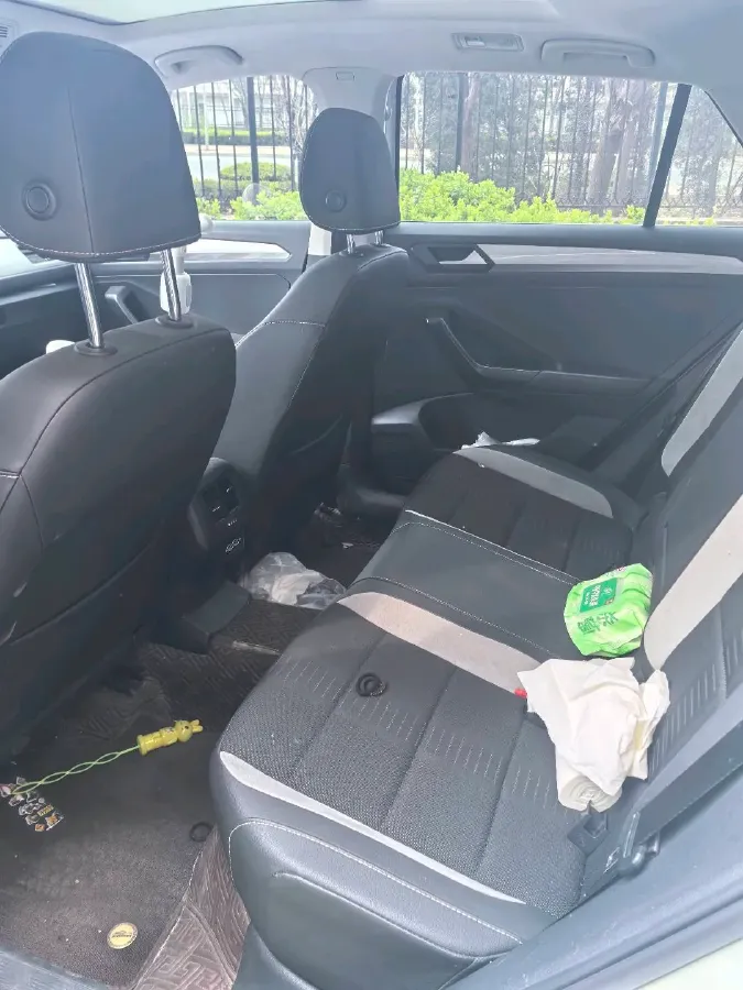 2022 Volkswagen T-Roc 1.4T 150HP L4 7DCT,autocango,china used car exporter,china ev exporter,chinese used car exporter,chinese used ev exporter