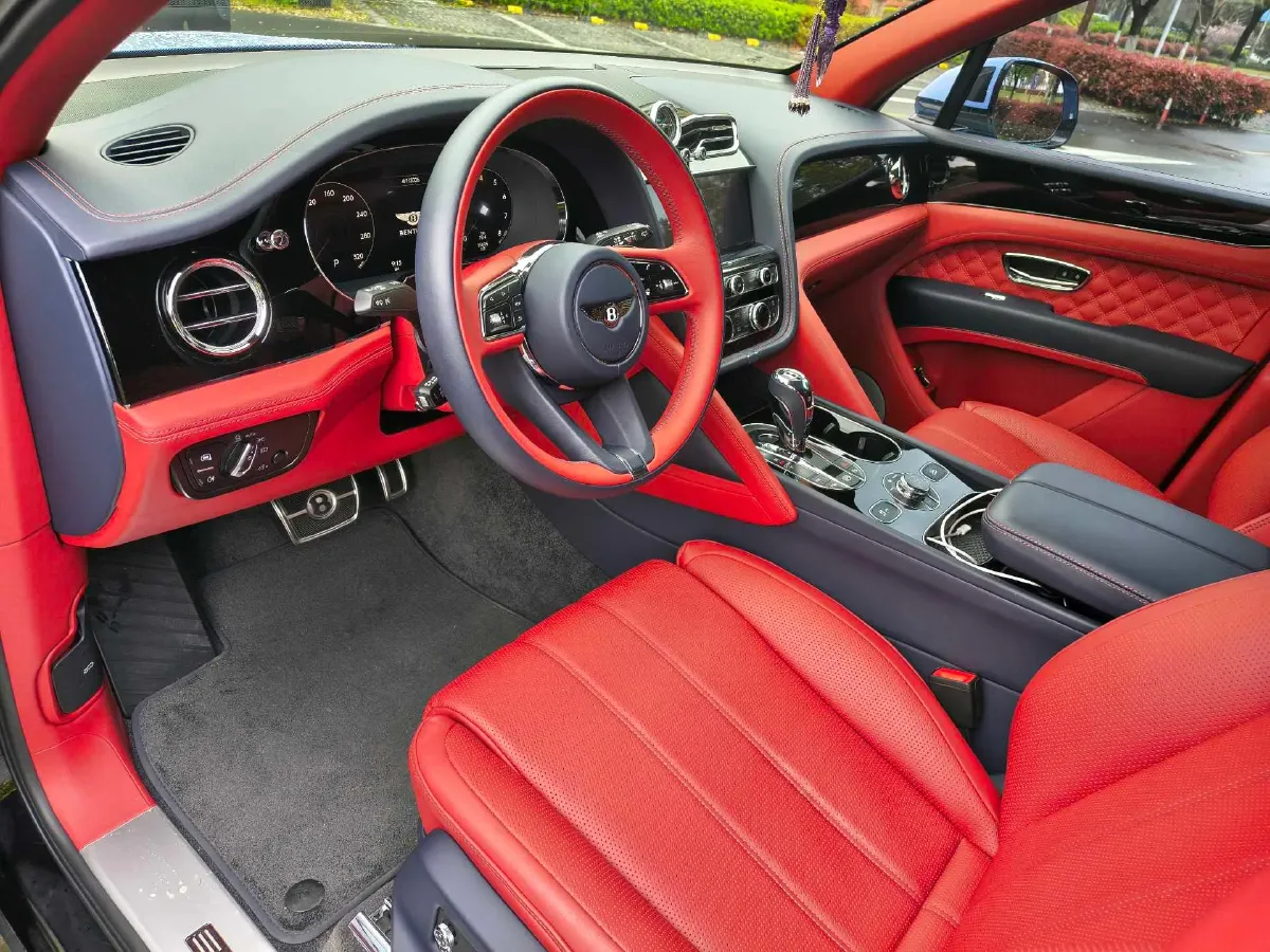 2021 Bentley Bentayga 4.0T 550HP V8 8AT,autocango,china used car exporter,china ev exporter,chinese used car exporter,chinese used ev exporter