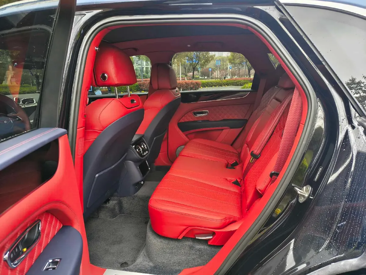 2021 Bentley Bentayga 4.0T 550HP V8 8AT,autocango,china used car exporter,china ev exporter,chinese used car exporter,chinese used ev exporter