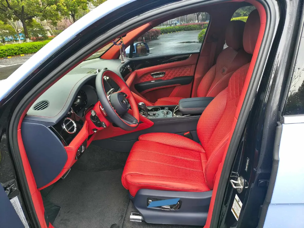 2021 Bentley Bentayga 4.0T 550HP V8 8AT,autocango,china used car exporter,china ev exporter,chinese used car exporter,chinese used ev exporter