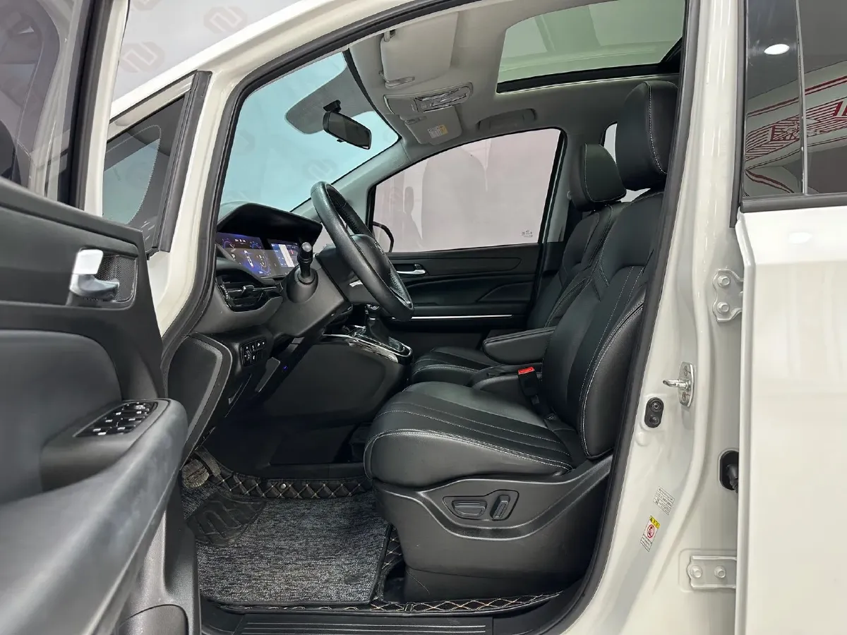 2021 GAC Trumpchi M6 1.5T 169HP L4 7DCT,autocango,china used car exporter,china ev exporter,chinese used car exporter,chinese used ev exporter