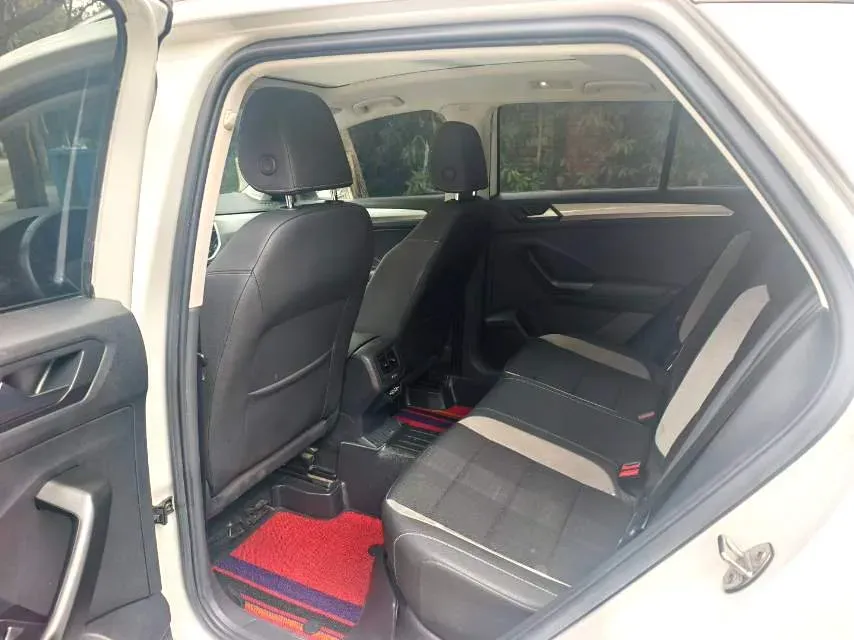 2022 Volkswagen T-Roc 1.4T 150HP L4 7DCT,autocango,china used car exporter,china ev exporter,chinese used car exporter,chinese used ev exporter