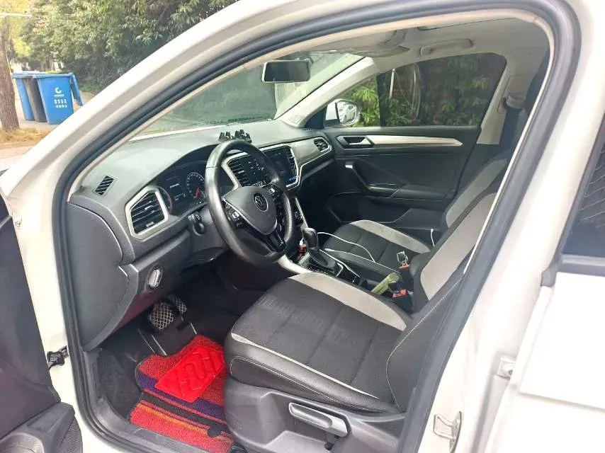 2022 Volkswagen T-Roc 1.4T 150HP L4 7DCT,autocango,china used car exporter,china ev exporter,chinese used car exporter,chinese used ev exporter