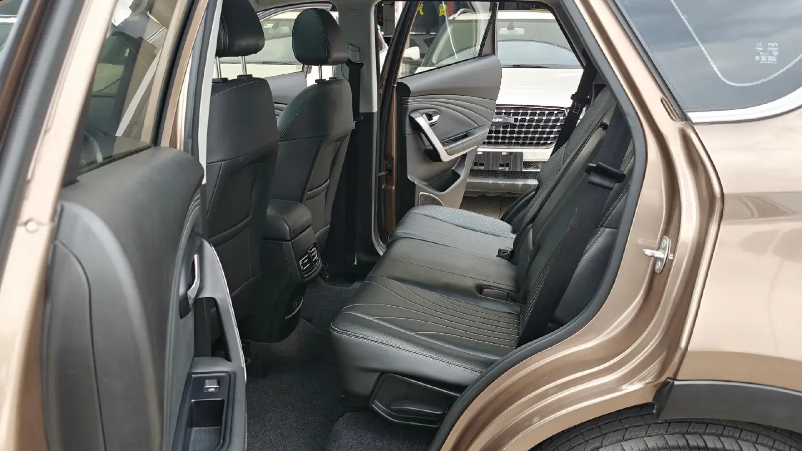 2019 Jetour X70S 1.5T 156HP L4 6DCT,autocango,china used car exporter,china ev exporter,chinese used car exporter,chinese used ev exporter