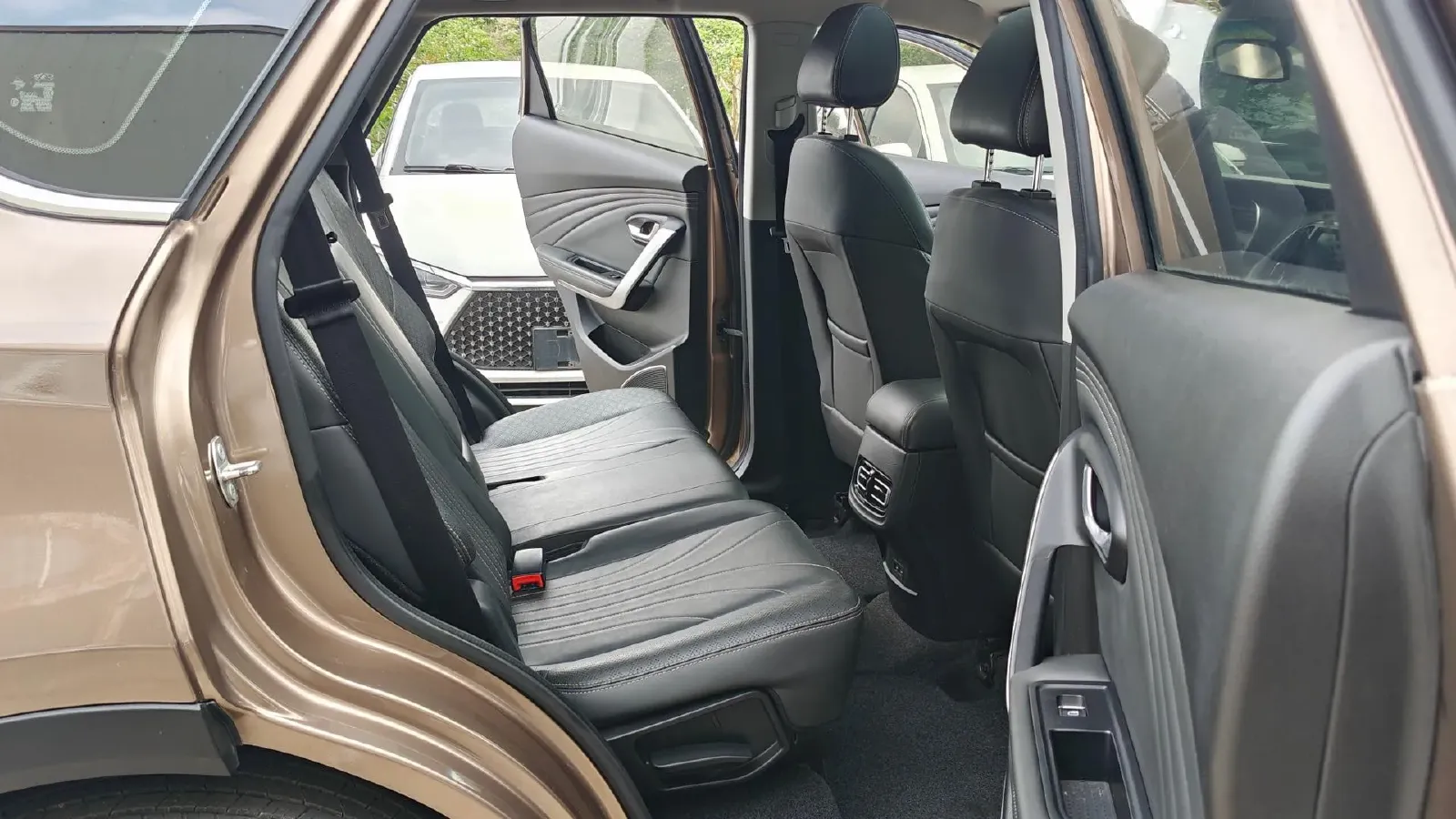 2019 Jetour X70S 1.5T 156HP L4 6DCT,autocango,china used car exporter,china ev exporter,chinese used car exporter,chinese used ev exporter