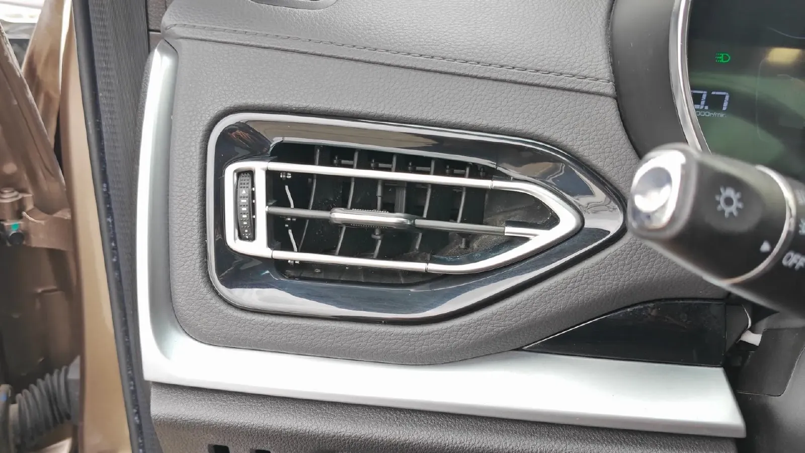 2019 Jetour X70S 1.5T 156HP L4 6DCT,autocango,china used car exporter,china ev exporter,chinese used car exporter,chinese used ev exporter