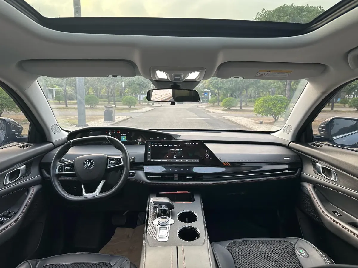 2021 ChangAn UNI-K 2.0T 233HP L4 8AT,autocango,china used car exporter,china ev exporter,chinese used car exporter,chinese used ev exporter