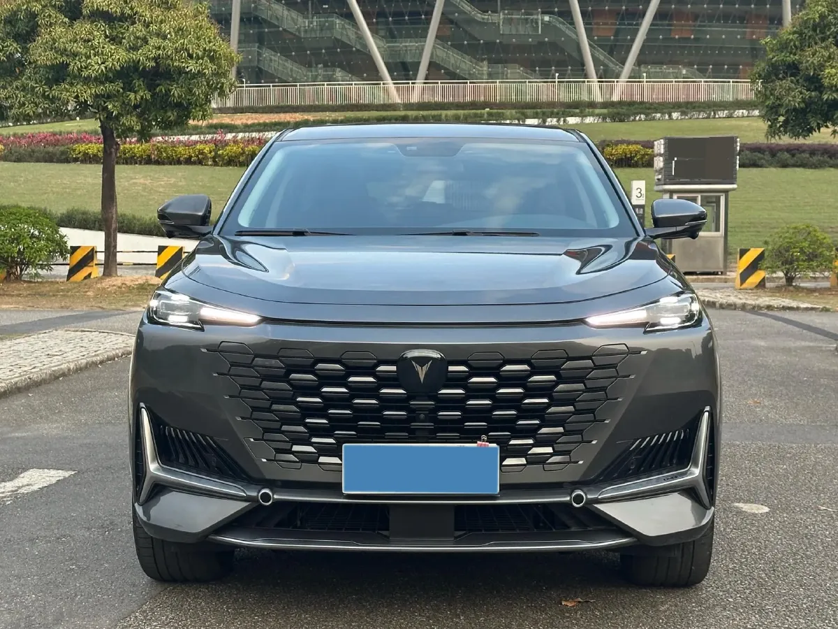 2021 ChangAn UNI-K 2.0T 233HP L4 8AT,autocango,china used car exporter,china ev exporter,chinese used car exporter,chinese used ev exporter