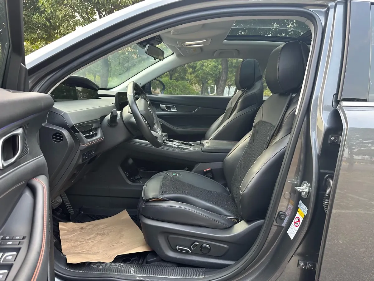 2021 ChangAn UNI-K 2.0T 233HP L4 8AT,autocango,china used car exporter,china ev exporter,chinese used car exporter,chinese used ev exporter