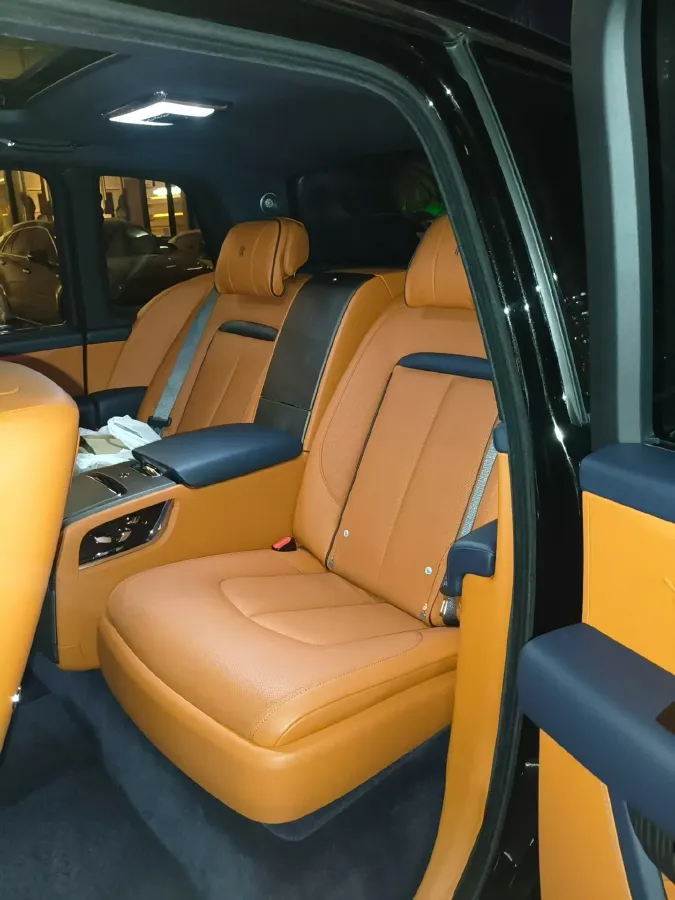 2018 Rolls-Royce Cullinan 6.7T 571HP V12 8AT,autocango,china used car exporter,china ev exporter,chinese used car exporter,chinese used ev exporter