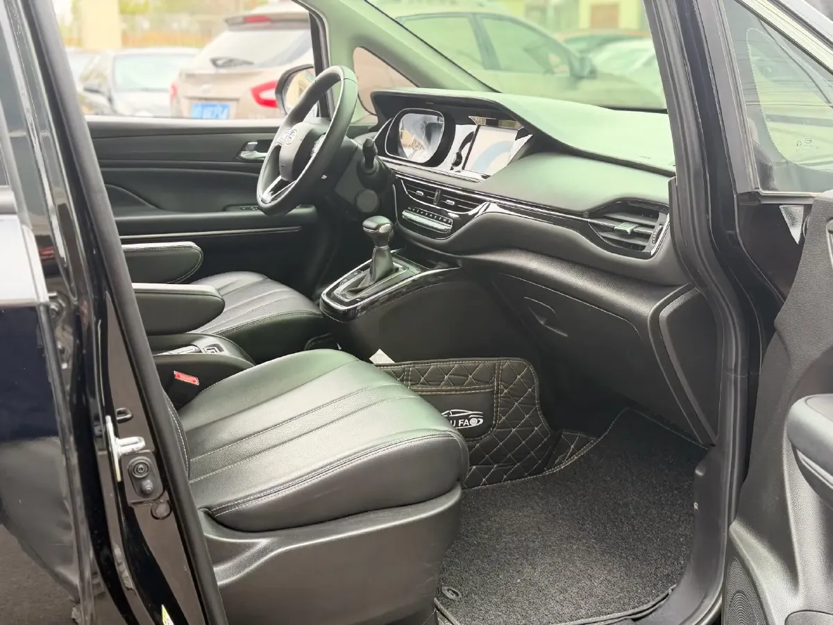 2021 GAC Trumpchi M6 1.5T 169HP L4 7DCT,autocango,china used car exporter,china ev exporter,chinese used car exporter,chinese used ev exporter