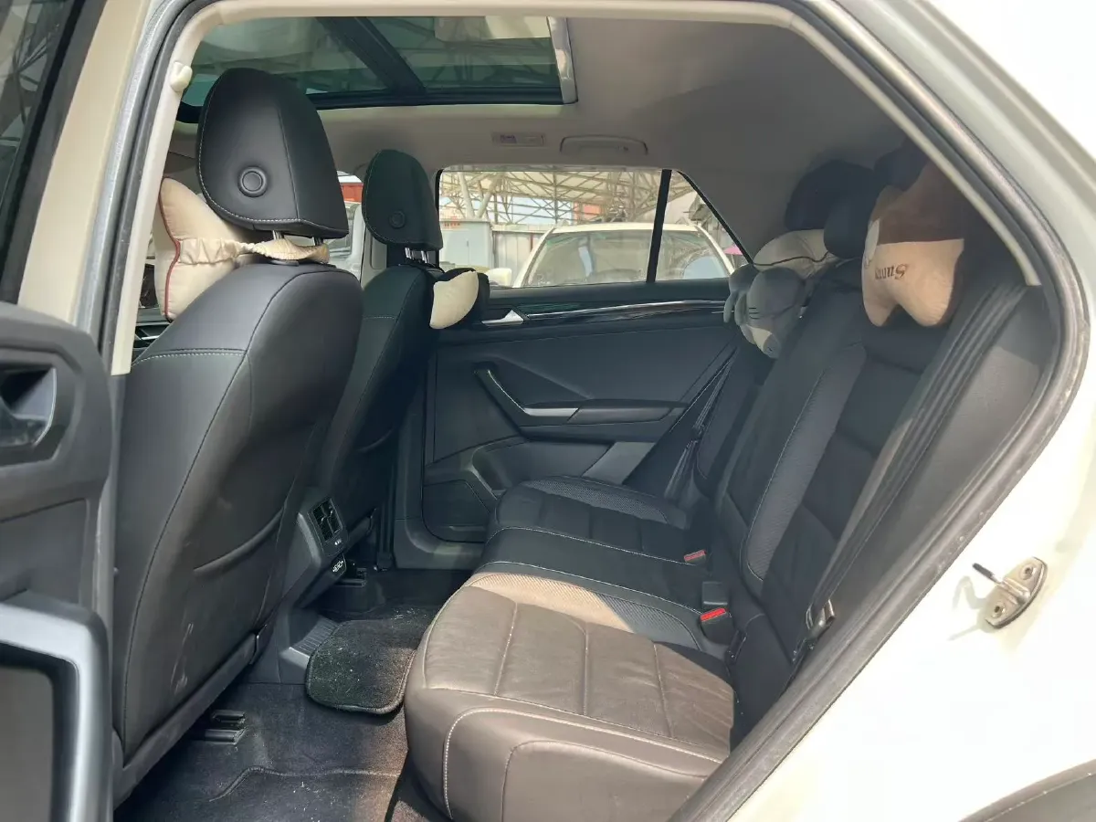 2020 Volkswagen T-Roc 1.4T 150HP L4 7DCT,autocango,china used car exporter,china ev exporter,chinese used car exporter,chinese used ev exporter