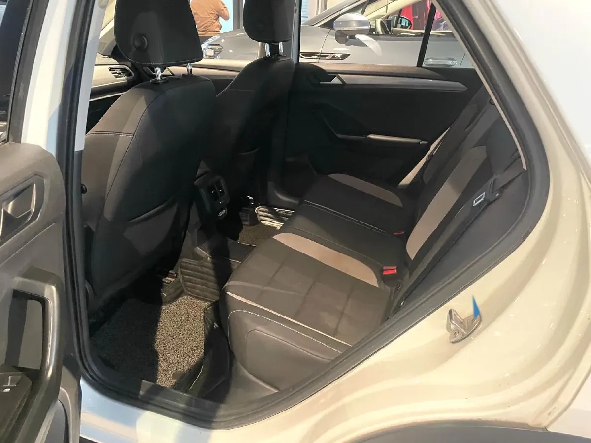 2021 Volkswagen T-Roc 1.4T 150HP L4 7DCT,autocango,china used car exporter,china ev exporter,chinese used car exporter,chinese used ev exporter