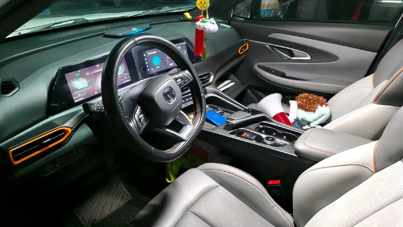 2022 ChangAn UNI-T 1.5T 188HP L4 7DCT,autocango,china used car exporter,china ev exporter,chinese used car exporter,chinese used ev exporter