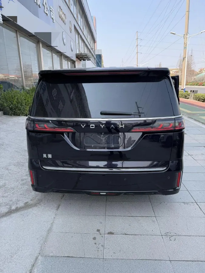 2022 Voyah Dream 1.5T 136HP L4 PHEV 25.57KWH,autocango,china used car exporter,china ev exporter,chinese used car exporter,chinese used ev exporter