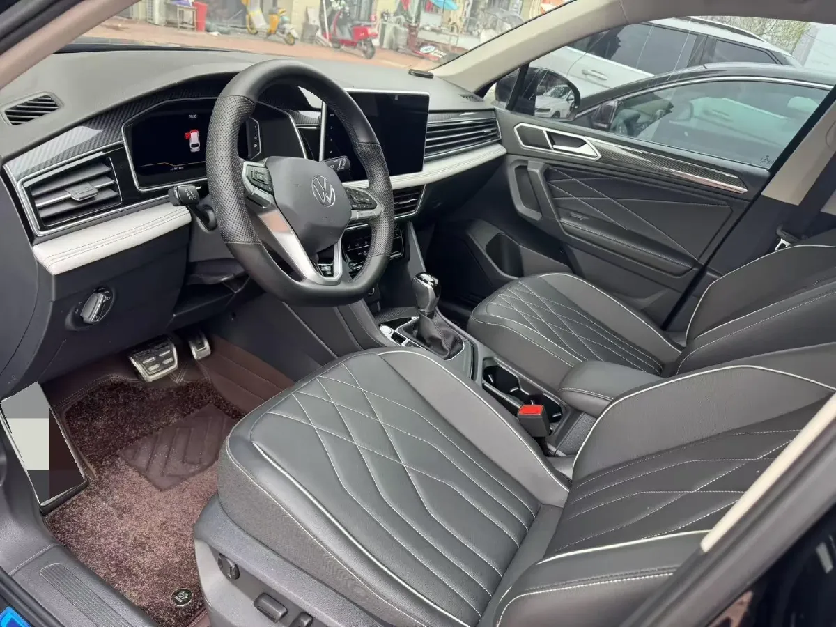 2024 Volkswagen Tiguan L 2.0T 186HP L4 7DCT,autocango,china used car exporter,china ev exporter,chinese used car exporter,chinese used ev exporter