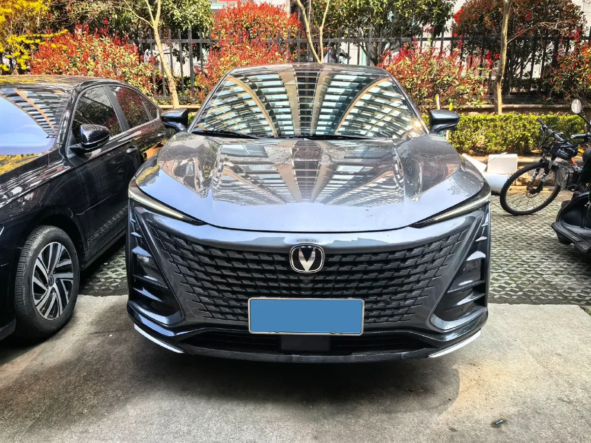 2023 ChangAn UNI-T 1.5T 188HP L4 7DCT,autocango,china used car exporter,china ev exporter,chinese used car exporter,chinese used ev exporter