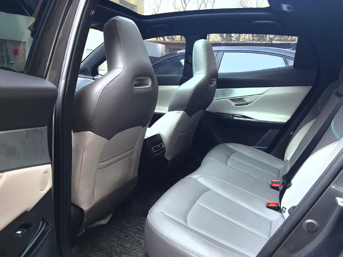 2023 ChangAn UNI-T 1.5T 188HP L4 7DCT,autocango,china used car exporter,china ev exporter,chinese used car exporter,chinese used ev exporter