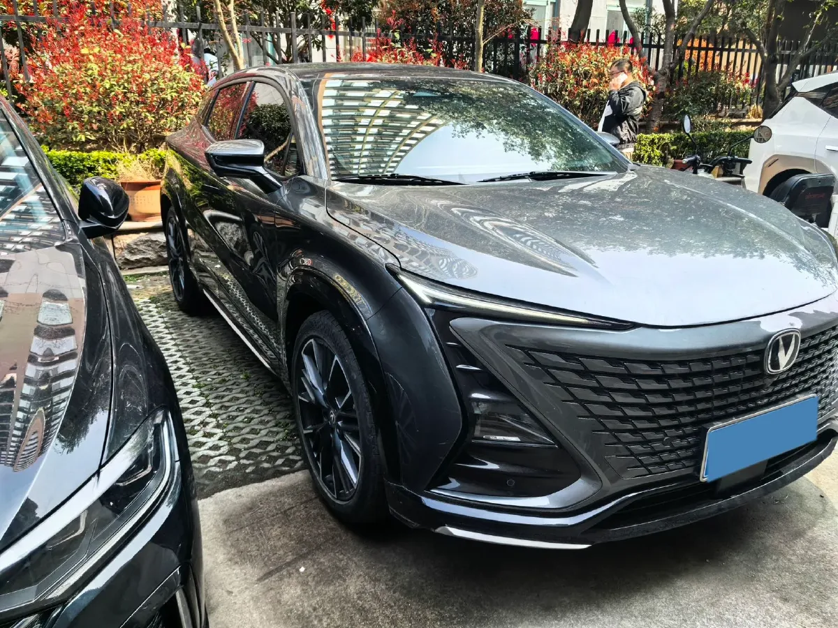 2023 ChangAn UNI-T 1.5T 188HP L4 7DCT,autocango,china used car exporter,china ev exporter,chinese used car exporter,chinese used ev exporter