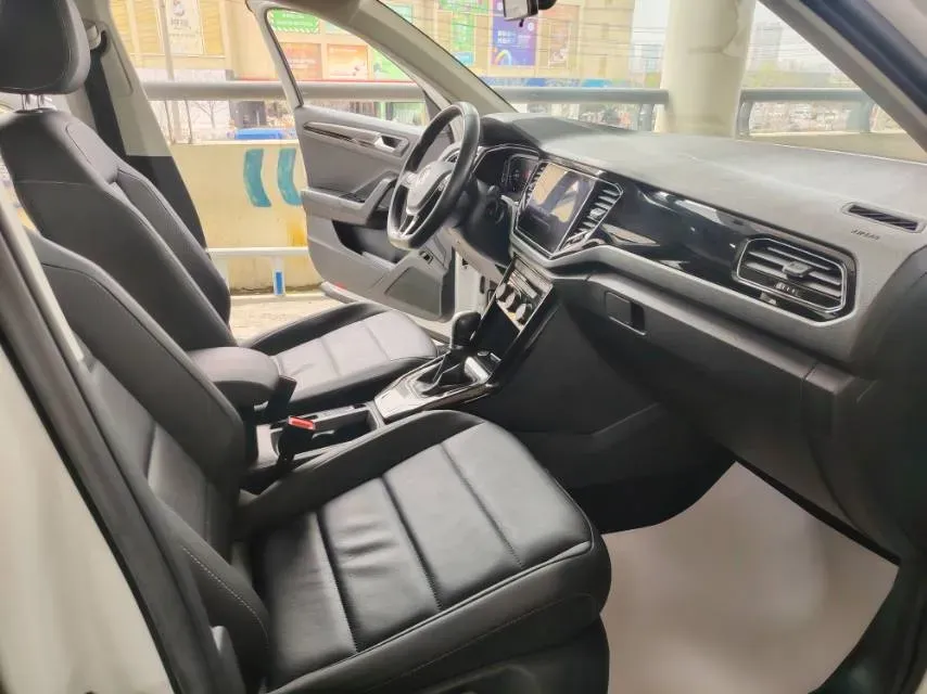 2022 Volkswagen T-Roc 1.4T 150HP L4 7DCT,autocango,china used car exporter,china ev exporter,chinese used car exporter,chinese used ev exporter