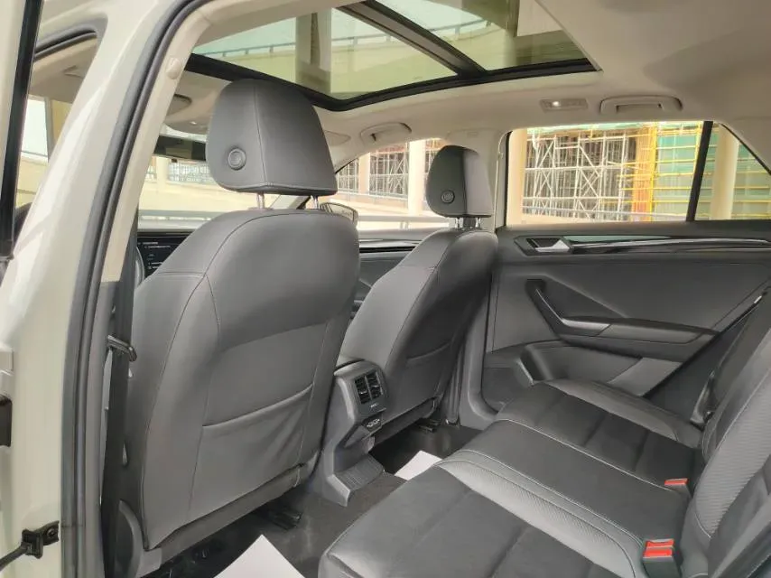 2022 Volkswagen T-Roc 1.4T 150HP L4 7DCT,autocango,china used car exporter,china ev exporter,chinese used car exporter,chinese used ev exporter