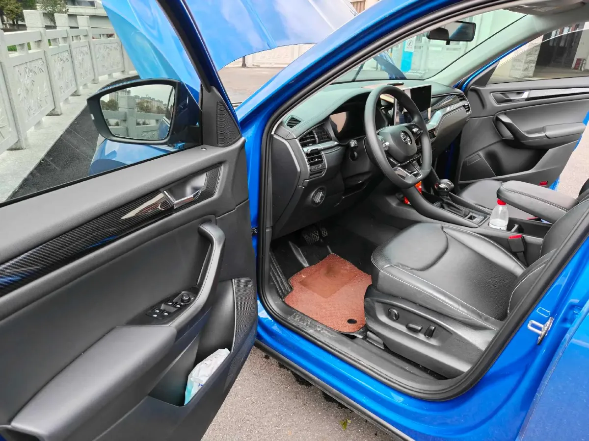 2023 Skoda Kodiak 2.0T 186HP L4 7DCT,autocango,china used car exporter,china ev exporter,chinese used car exporter,chinese used ev exporter