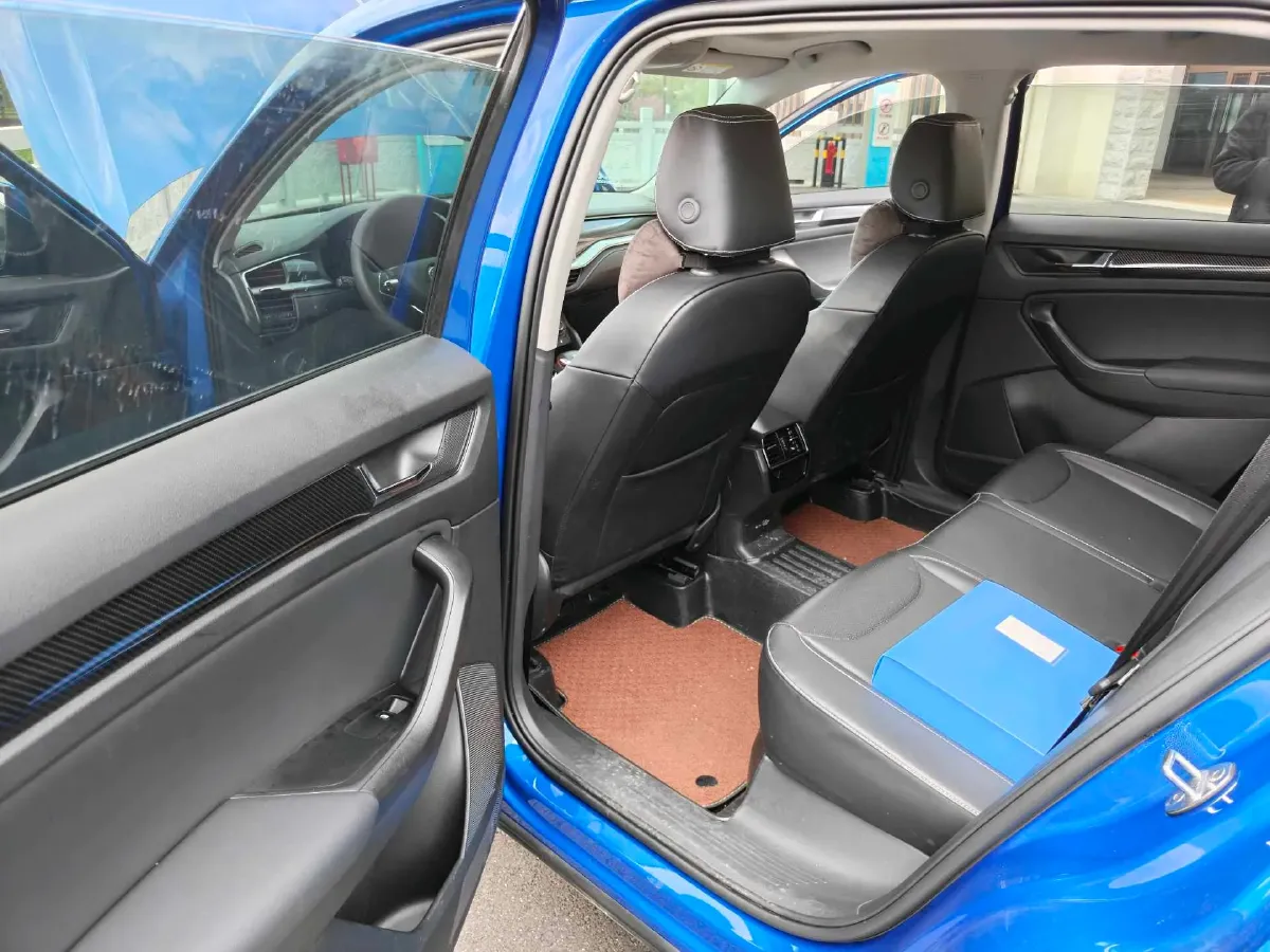 2023 Skoda Kodiak 2.0T 186HP L4 7DCT,autocango,china used car exporter,china ev exporter,chinese used car exporter,chinese used ev exporter