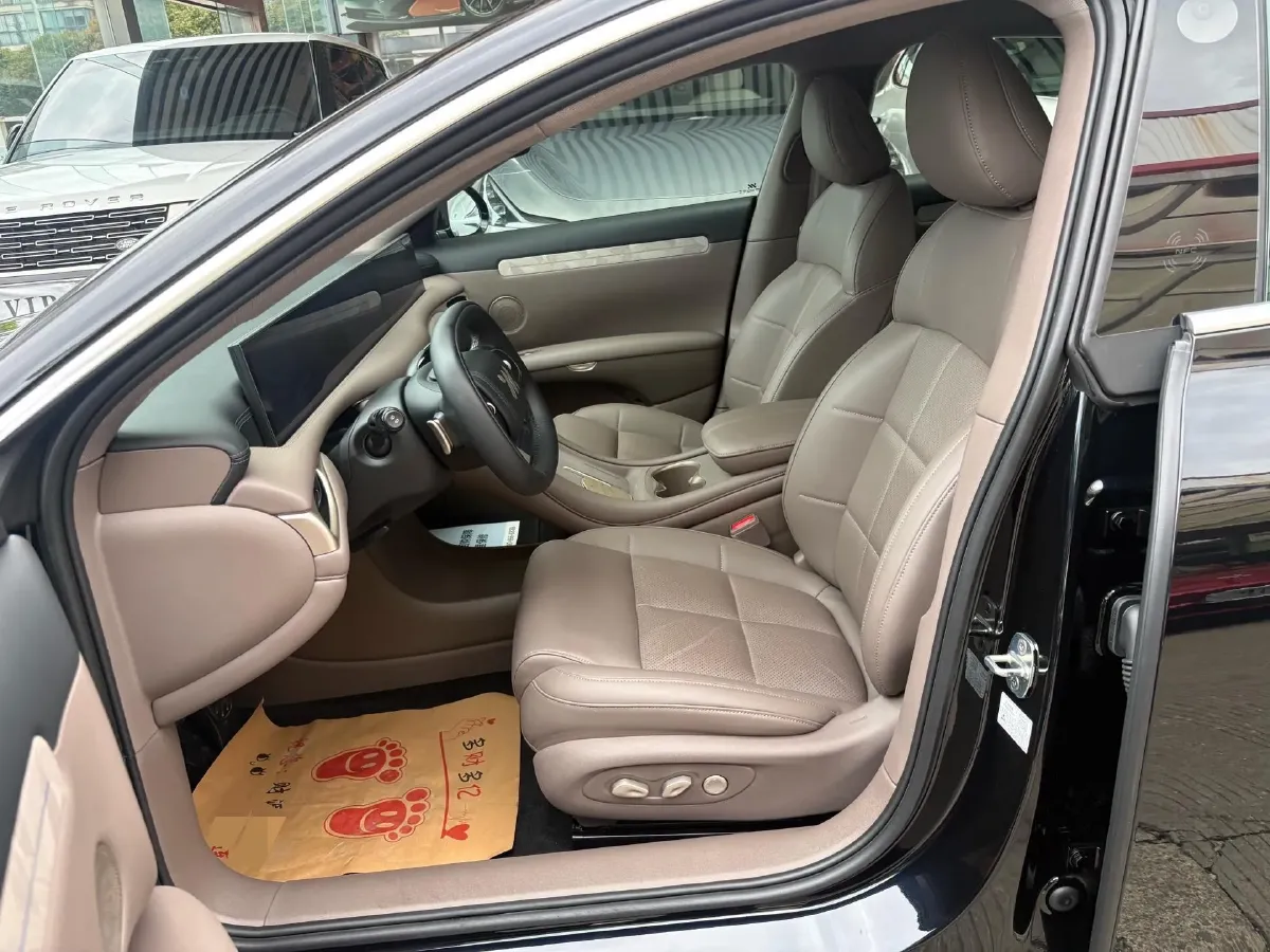 2025 IM L6 BEV,autocango,china used car exporter,china ev exporter,chinese used car exporter,chinese used ev exporter