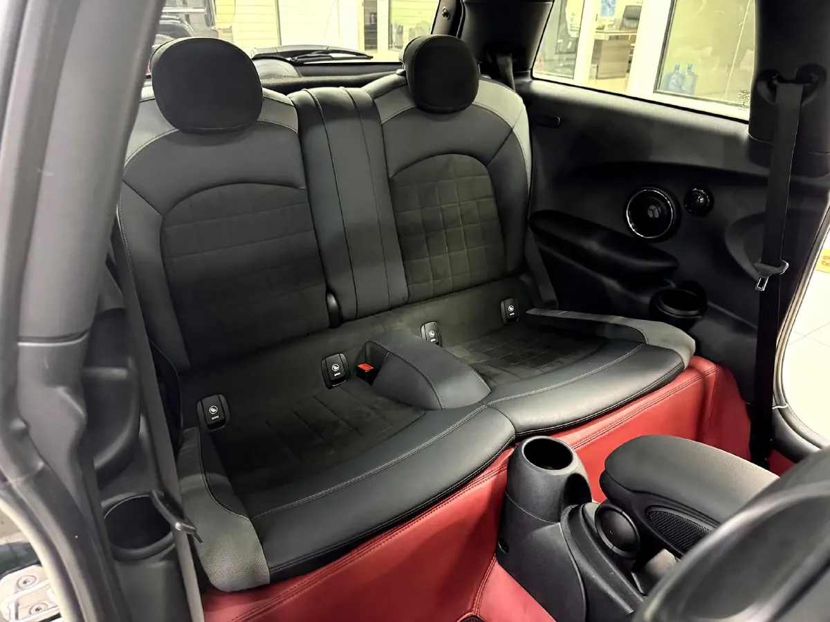 2021 MINI JCW 2.0T 231HP L4 8AT,autocango,china used car exporter,china ev exporter,chinese used car exporter,chinese used ev exporter