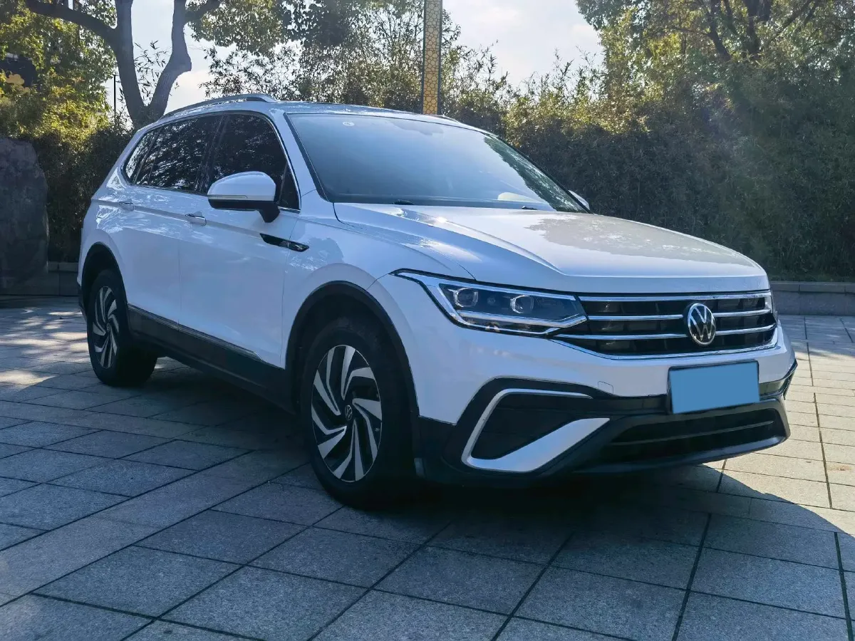 2023 Volkswagen Tiguan L 1.5T 160HP L4 7DCT,autocango,china used car exporter,china ev exporter,chinese used car exporter,chinese used ev exporter