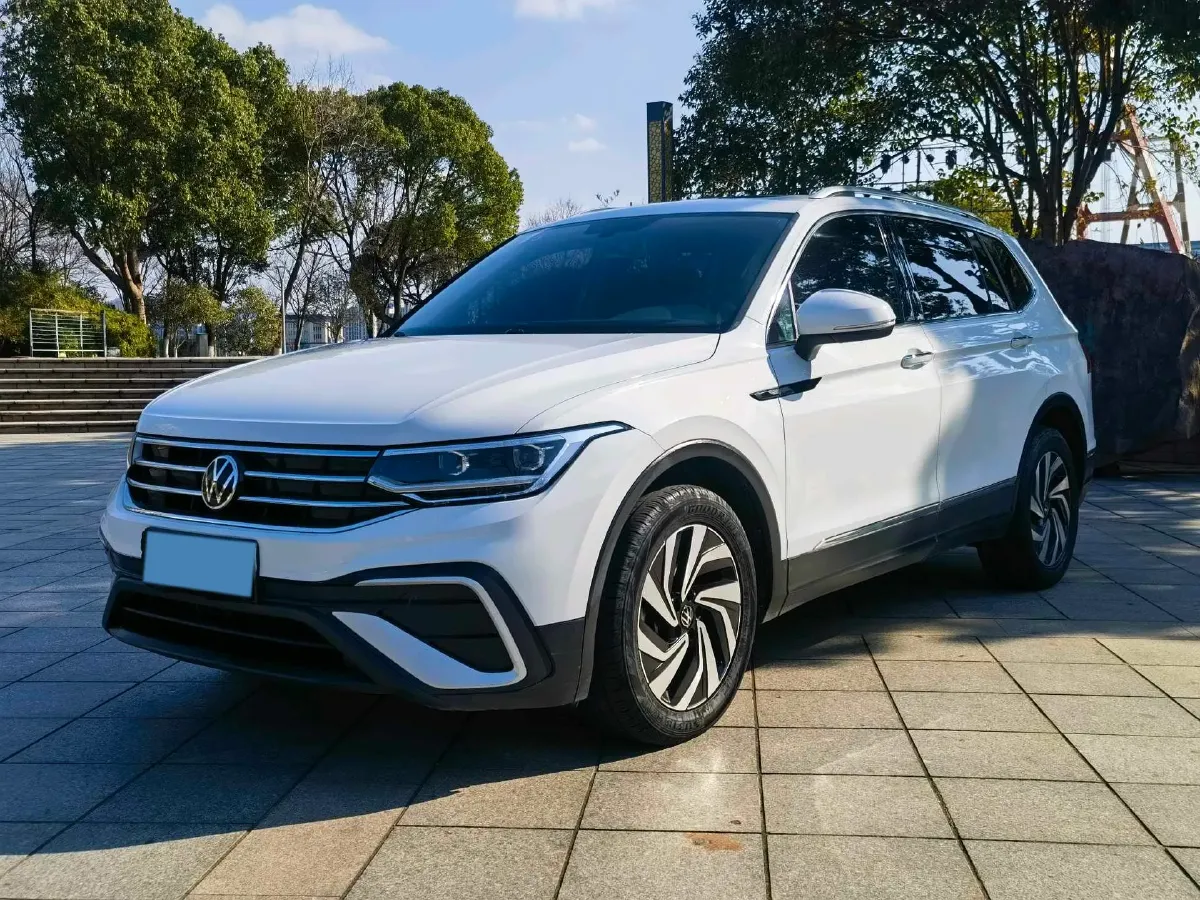 2023 Volkswagen Tiguan L 1.5T 160HP L4 7DCT,autocango,china used car exporter,china ev exporter,chinese used car exporter,chinese used ev exporter