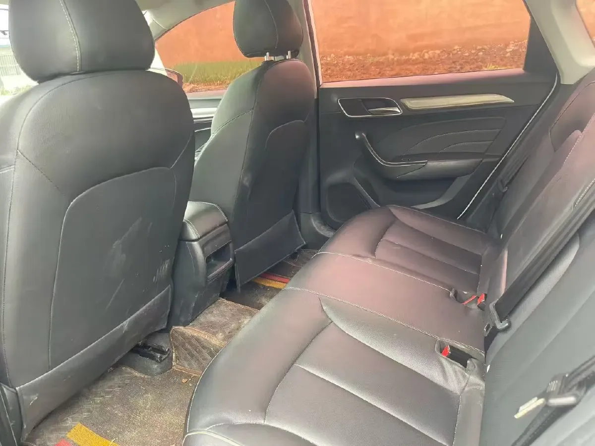 2020 Roewe i6 1.6L 125HP L4 5MT,autocango,china used car exporter,china ev exporter,chinese used car exporter,chinese used ev exporter