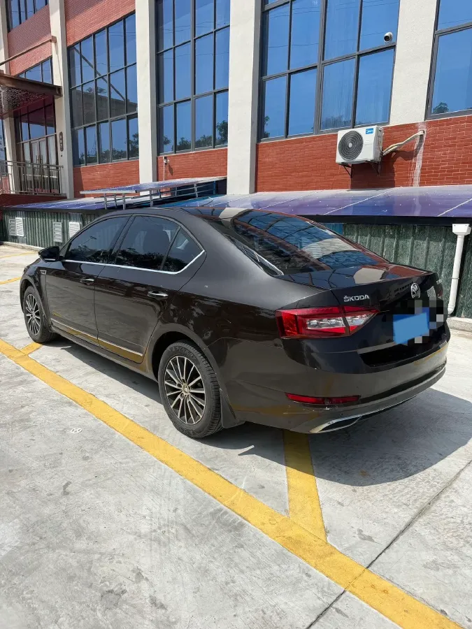 2018 Skoda Octavia 1.6L 110HP L4 6AT,autocango,china used car exporter,china ev exporter,chinese used car exporter,chinese used ev exporter