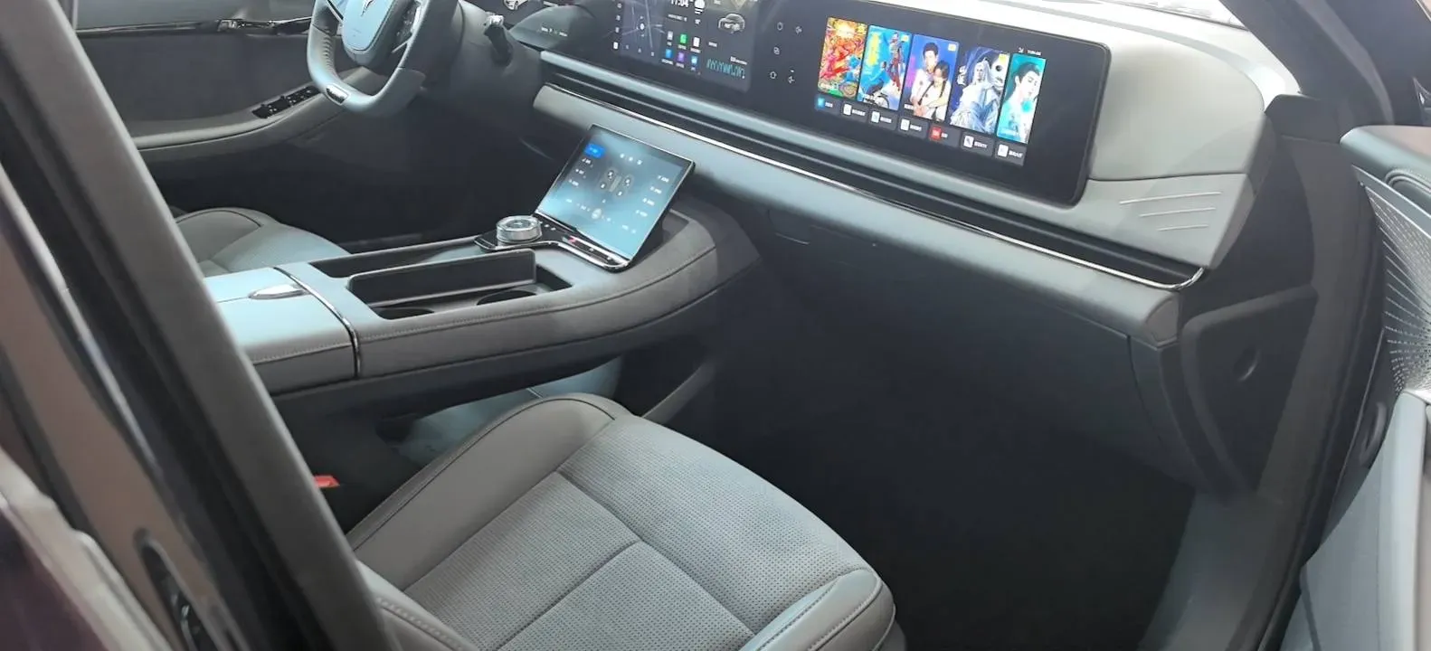 2024 Voyah ZhuiGuang 1.5T 136HP L4 PHEV 43KWH,autocango,china used car exporter,china ev exporter,chinese used car exporter,chinese used ev exporter