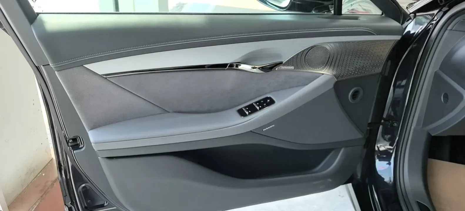 2024 Voyah ZhuiGuang 1.5T 136HP L4 PHEV 43KWH,autocango,china used car exporter,china ev exporter,chinese used car exporter,chinese used ev exporter