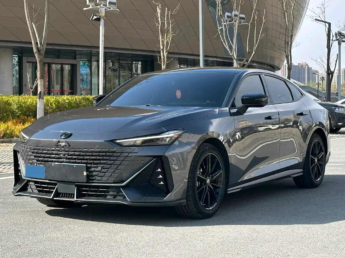 2022 ChangAn UNI-V 1.5T 188HP L4 7DCT,autocango,china used car exporter,china ev exporter,chinese used car exporter,chinese used ev exporter