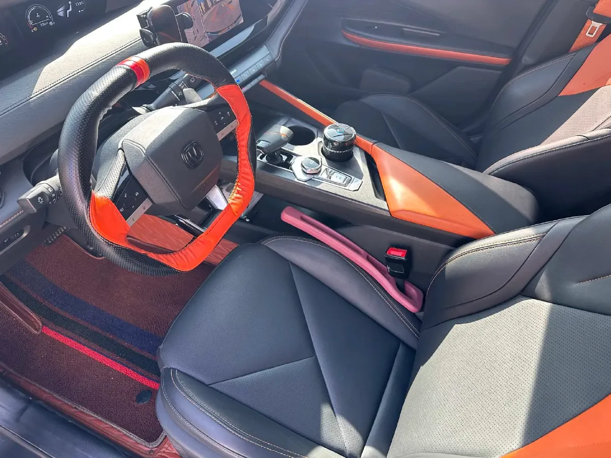 2022 ChangAn UNI-V 1.5T 188HP L4 7DCT,autocango,china used car exporter,china ev exporter,chinese used car exporter,chinese used ev exporter